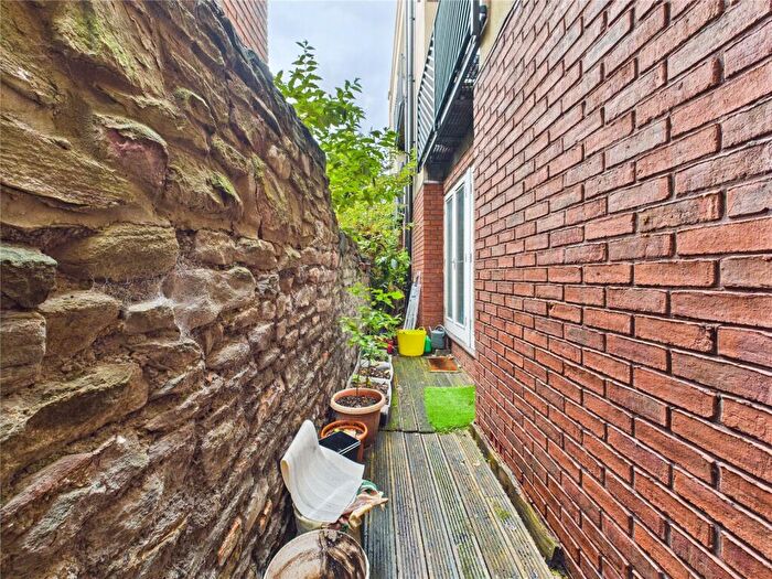 2 Bedroom Apartment For Sale In Waterloo Road, Bristol, BS2
