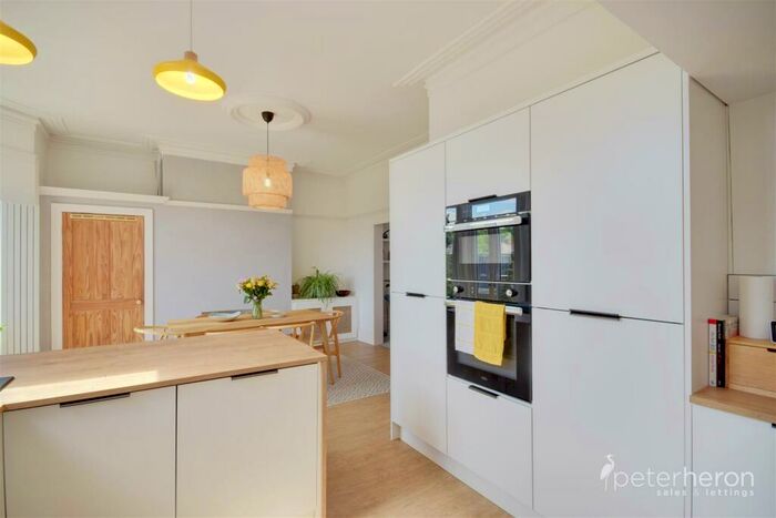 3 Bedroom Semi-Detached House For Sale In Henderson Road, St Gabriels, Sunderland, SR4