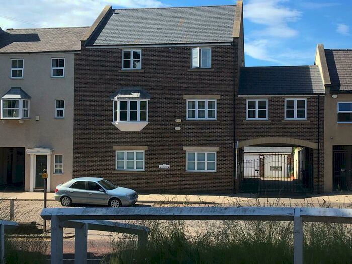 2 Bedroom Apartment To Rent In Gilesgate, Durham, DH1