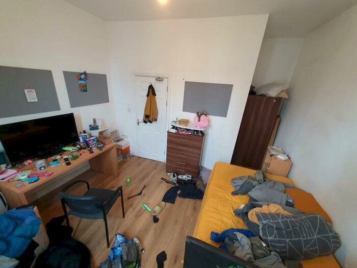 1 Bedroom House To Rent In Ruthin Gardens (Rooms), Cathays, CF24