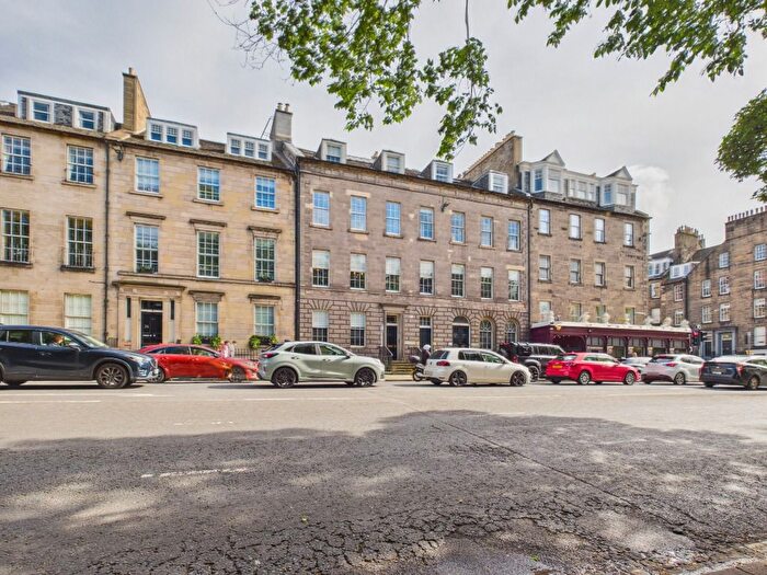2 Bedroom Flat To Rent In Queen Street, New Town, Edinburgh, EH2