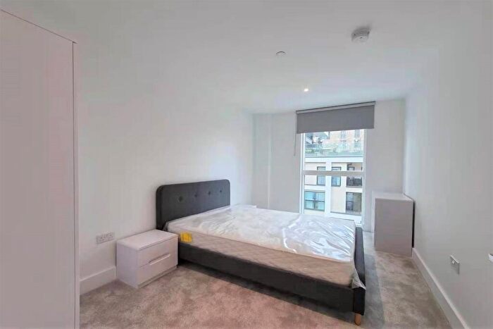 2 Bedroom Apartment To Rent In Cobham House, SE3
