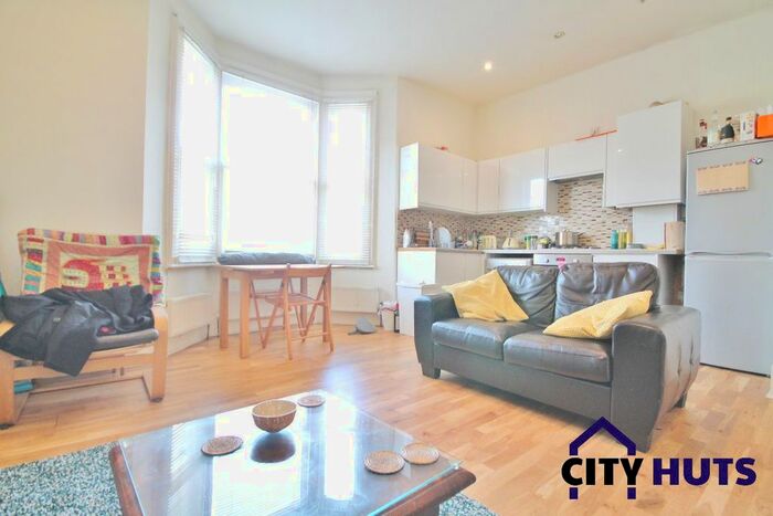 2 Bedroom Flat To Rent In Freegrove Road, London, N7