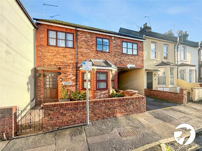 1 Bedroom Flat To Rent In Schreiber Mews, Beresford Road, Gillingham, ME7