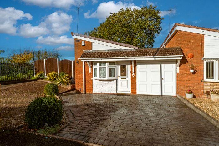 2 Bedroom Bungalow For Sale In Leaford Way, Kingswinford, DY6