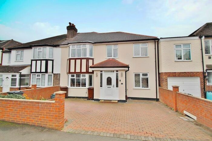 5 Bedroom Semi-Detached House To Rent In Burlington Road, Osterley, Isleworth, TW7