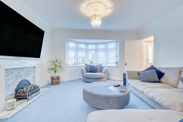 4 Bedroom Detached House For Sale In The Laurels, Rayleigh, SS6