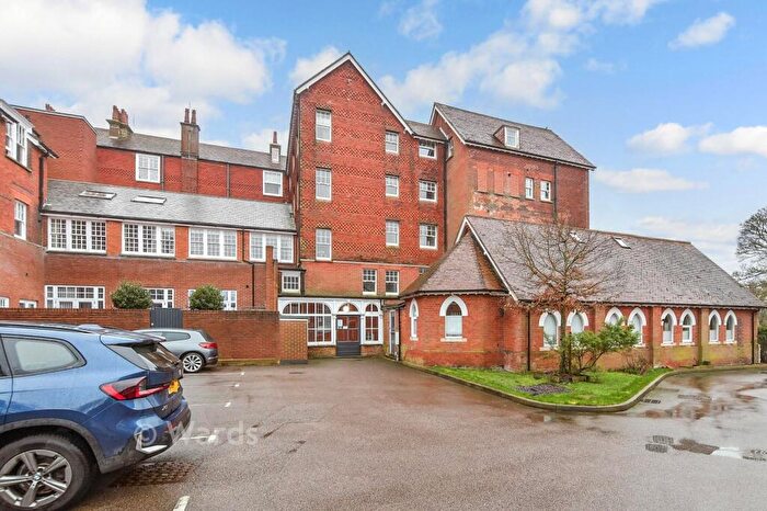 2 Bedroom Apartment For Sale In Eversley Park, Folkestone, Kent, CT20