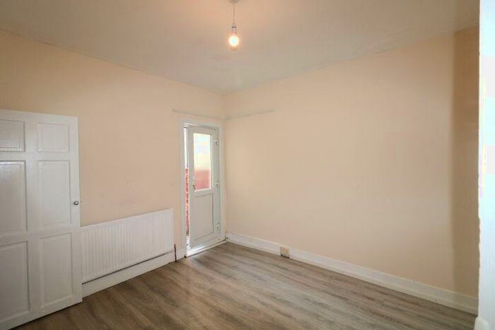 3 Bedroom Terraced House To Rent In Rainham Road, Chatham, ME5