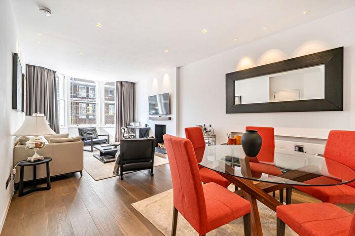 2 Bedroom Flat For Sale In Tedworth Gardens, Chelsea, London, SW3