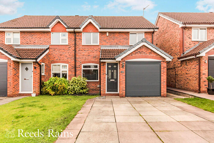 3 Bedroom Semi-Detached House For Sale In Thistleton Close, Macclesfield, Cheshire, SK11