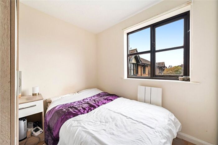 1 Bedroom Flat For Sale In Chamberlain Place, Walthamstow, London, E17
