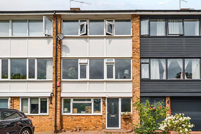 3 Bedroom Terraced House For Sale In The Dell, Crystal Palace, London, SE19