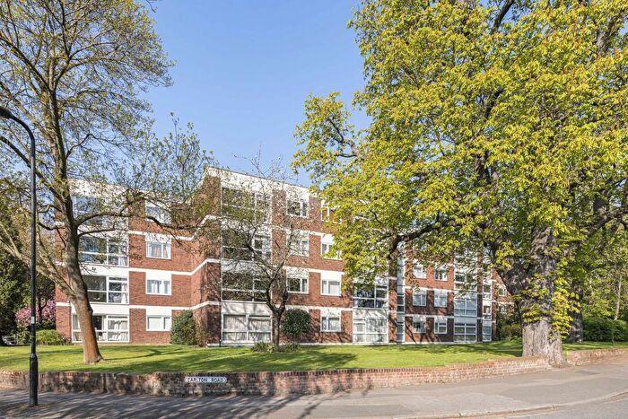2 Bedroom Flat For Sale In Oak Tree Close, Ealing, W5