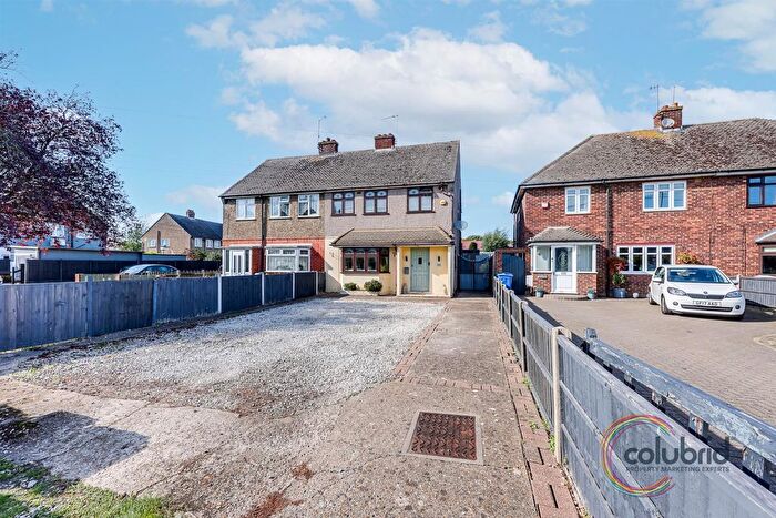 3 Bedroom Semi-Detached House For Sale In Corringham Road, Stanford-Le-Hope, SS17