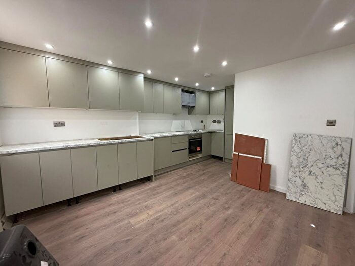 1 Bedroom Flat To Rent In Hounslow Road, Hanworth, Feltham, TW13