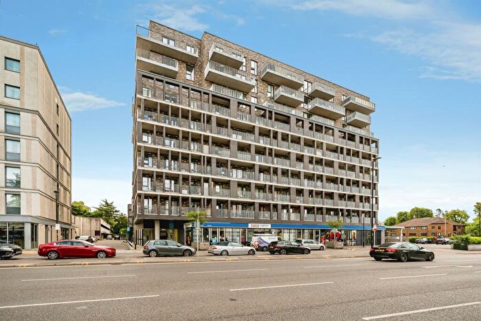 2 Bedroom Apartment For Sale In Windsor Road, Slough, SL1