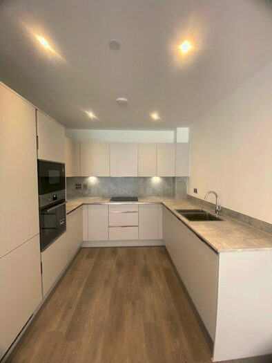 1 Bedroom Flat To Rent In South Oxhey Central Prestwick Road, Watford, WD19