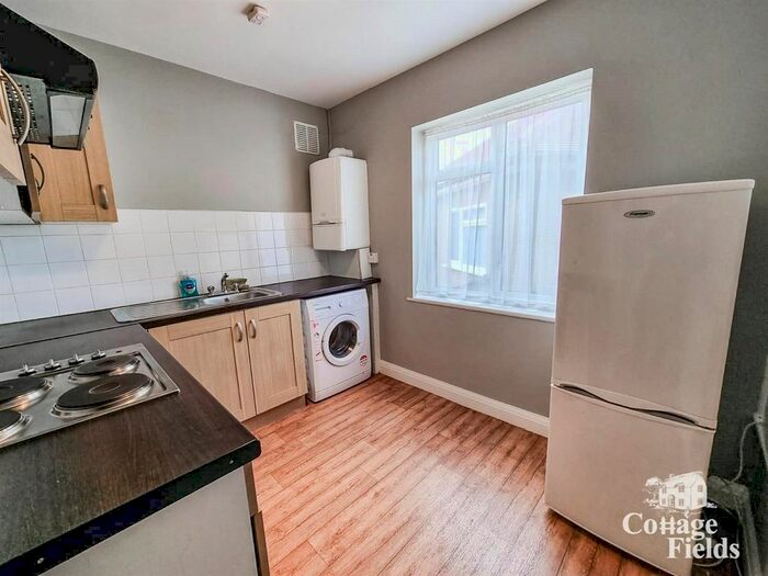 1 Bedroom Flat To Rent In Park View Road, Uxbridge, UB8