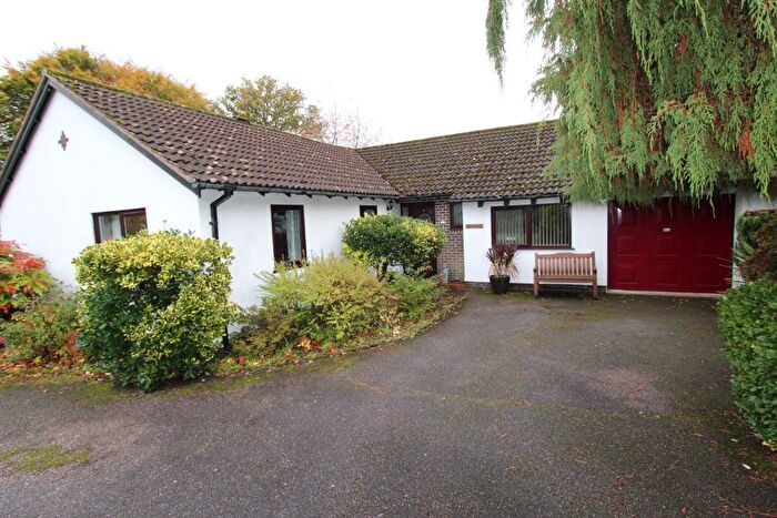 3 Bedroom Bungalow For Sale In Hylands Close, West Hill, EX11