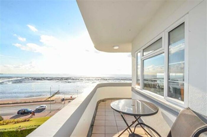 3 Bedroom Flat For Sale In On The Seafront, Westcliff-On-Sea, Essex, SS0