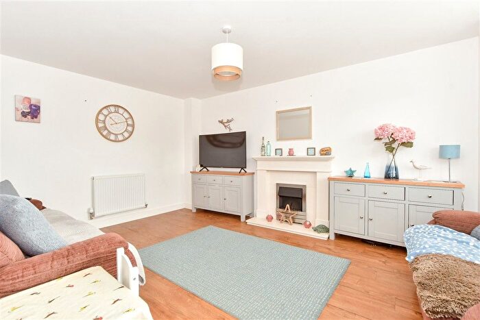 4 Bedroom Detached House For Sale In Brushwood Grove, Emsworth, Hampshire, PO10