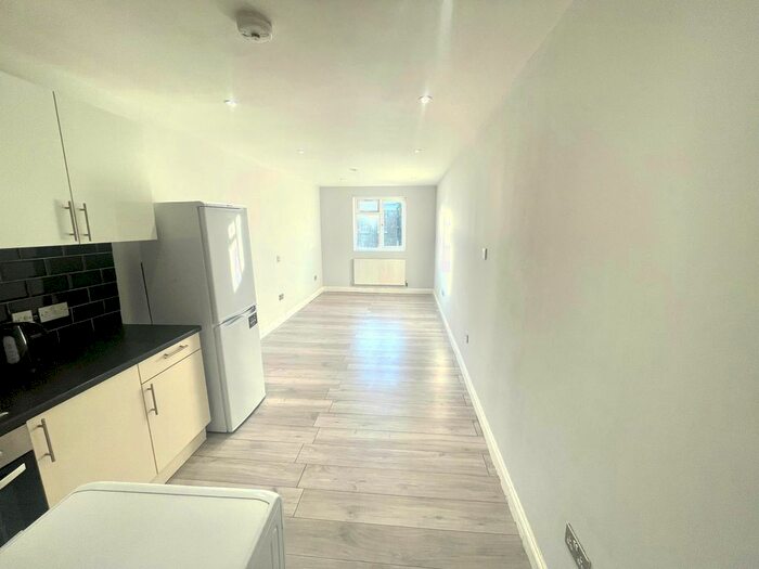 1 Bedroom Studio To Rent In High Road, London, N17