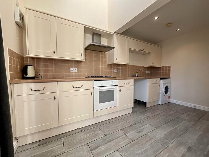 2 Bedroom Semi Detached House To Rent In Dunkirk Road, Lincoln, LN1