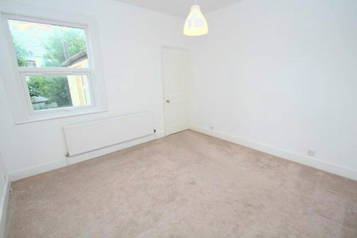 3 Bedroom Terraced House To Rent In Oval Road, Croydon, CR0