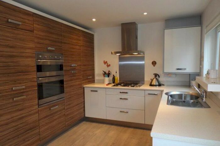 3 Bedroom Town House To Rent In Craigend Close, Glasgow, G13