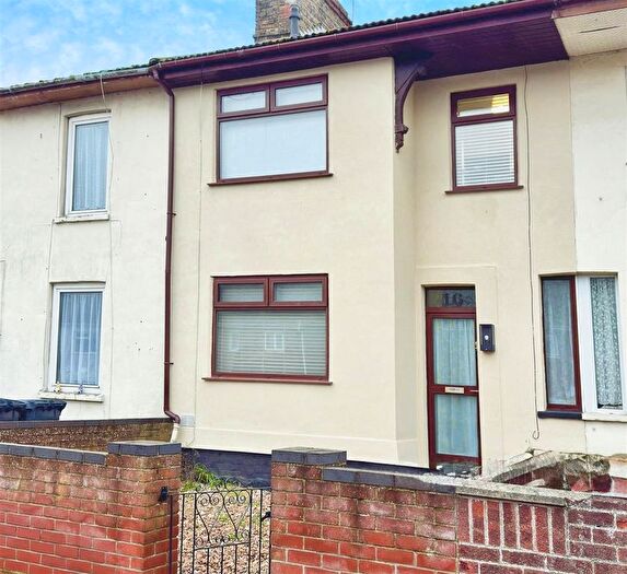 3 Bedroom Terraced House For Sale In Clemence Street, Lowestoft, Suffolk, NR32