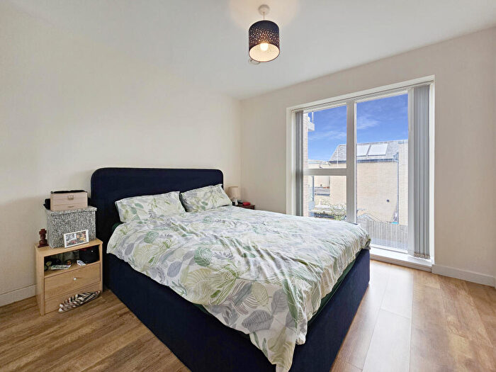 1 Bedroom Flat For Sale In Harvest Road, Cambridge, CB2