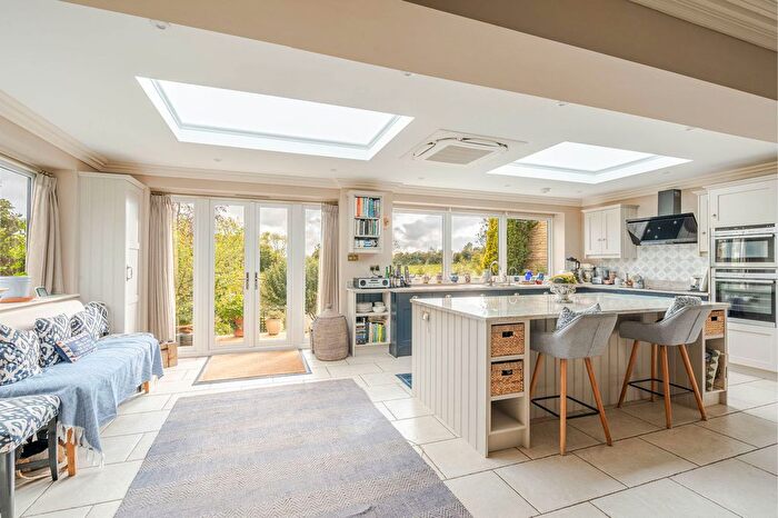 4 Bedroom Detached House For Sale In Bristol Street, Malmesbury, SN16