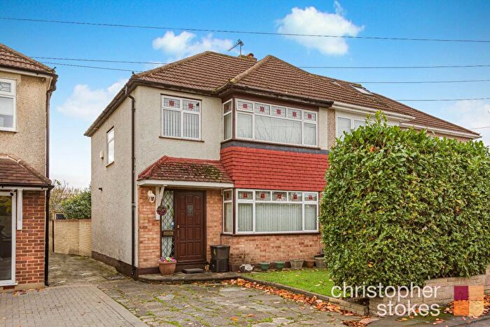 3 Bedroom Semi Detached House For Sale In Moreton Close, Cheshunt, Hertfordshire, EN7
