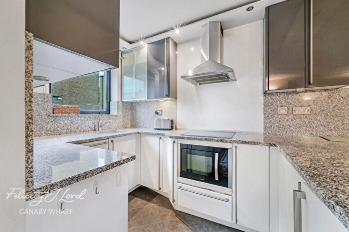 Apartment For Sale In Chart House, Burrells Wharf Square, London, E14