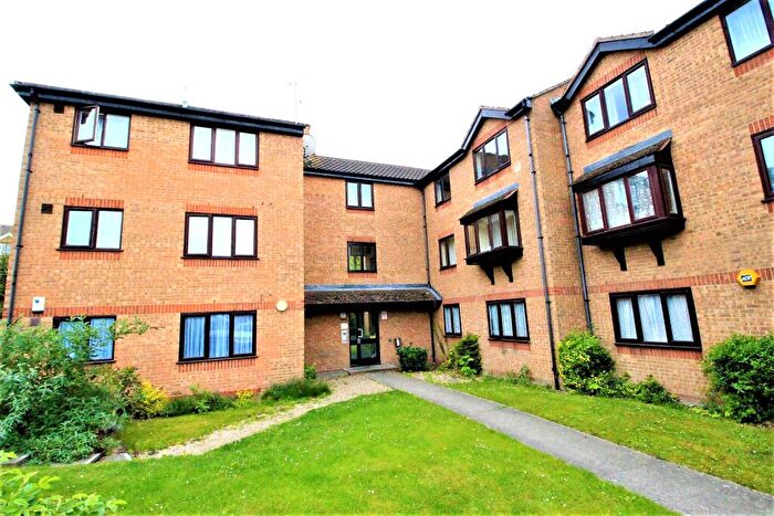 1 Bedroom Flat To Rent In Heberden Court, Purfleet-On-Thames, RM19