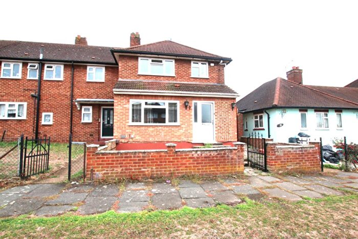 5 Bedroom Detached House To Rent In Bryony Close, Uxbridge, UB8