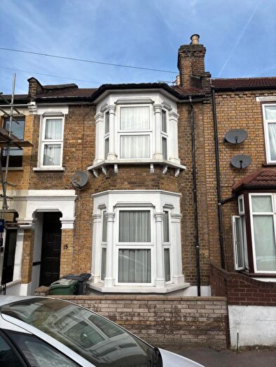 3 Bedroom Terraced House For Sale In Ashville Road, Leytonstone, E11