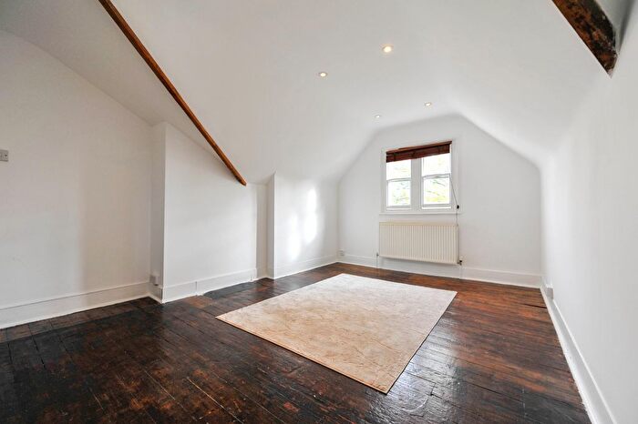 1 Bedroom Flat To Rent In Kingston Hill, Kingston, KT2