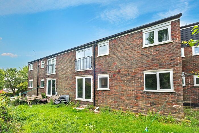 2 Bedroom Flat For Sale In Warren Bank, Simpson, Milton Keynes, MK6