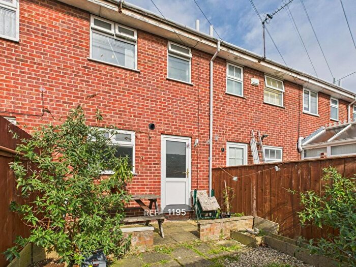 2 Bedroom Terraced House To Rent In Stanbury Road, HU6