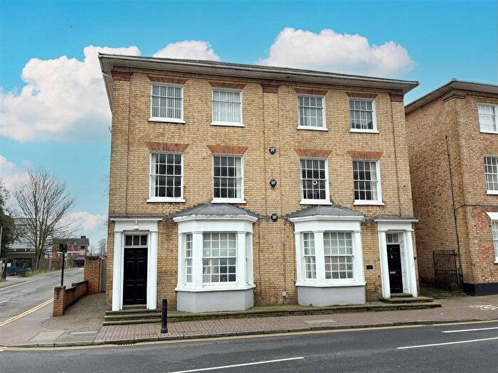 2 Bedroom Flat To Rent In Lake Street, Leighton Buzzard, LU7