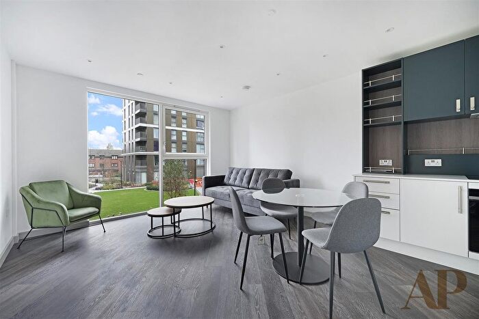 2 Bedroom Flat To Rent In Eden Grove, Lily House, TW18