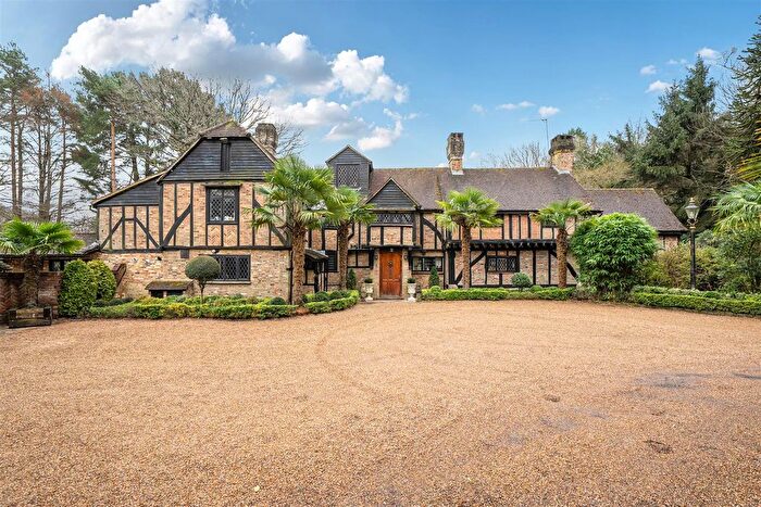 5 Bedroom Detached House For Sale In High Road, Chipstead, Coulsdon, CR5