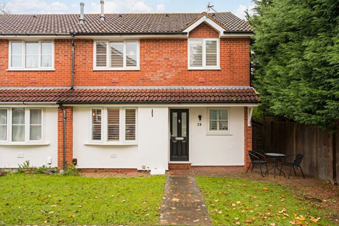 2 Bedroom Semi Detached House For Sale In Staffords Place, Horley, RH6