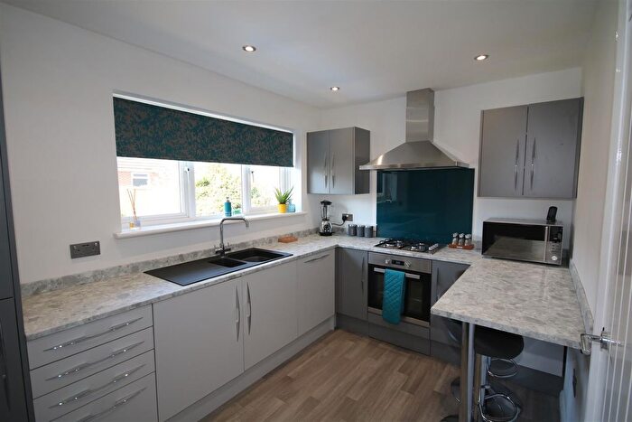 2 Bedroom Flat To Rent In Raymond Avenue, Canterbury, CT1