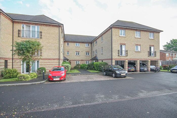 2 Bedroom Flat To Rent In Watermill Mews, Kent, ME10