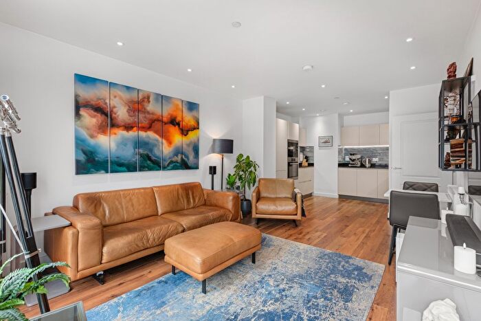 2 Bedroom Flat For Sale In Harrison Walk, London, SE10