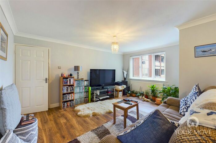 2 Bedroom Flat To Rent In Chiltern Way, Duston, Northampton, NN5