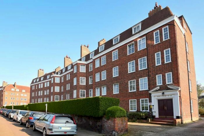 2 Bedroom Flat To Rent In Twickenham, Middlesex, TW1
